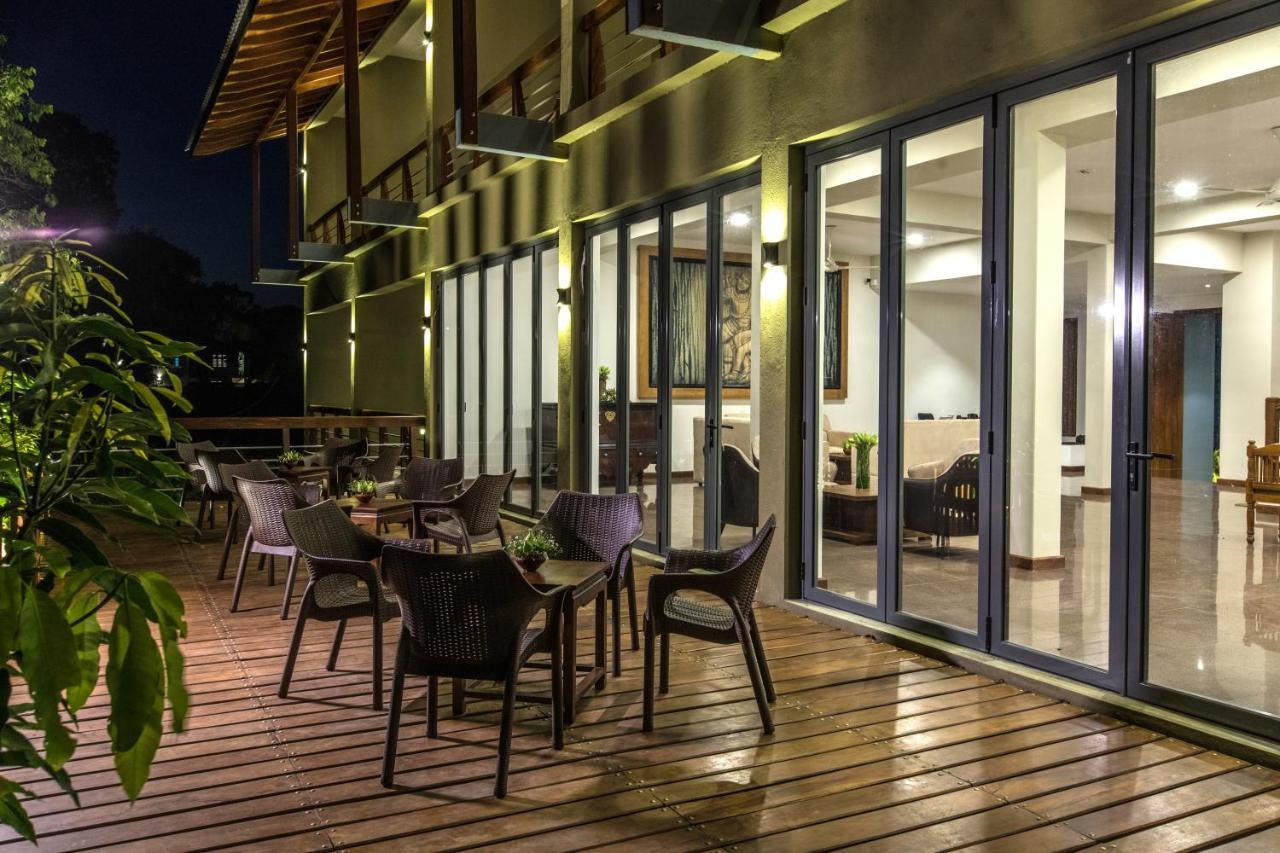 Earls Rajarata 3* Anuradhapura