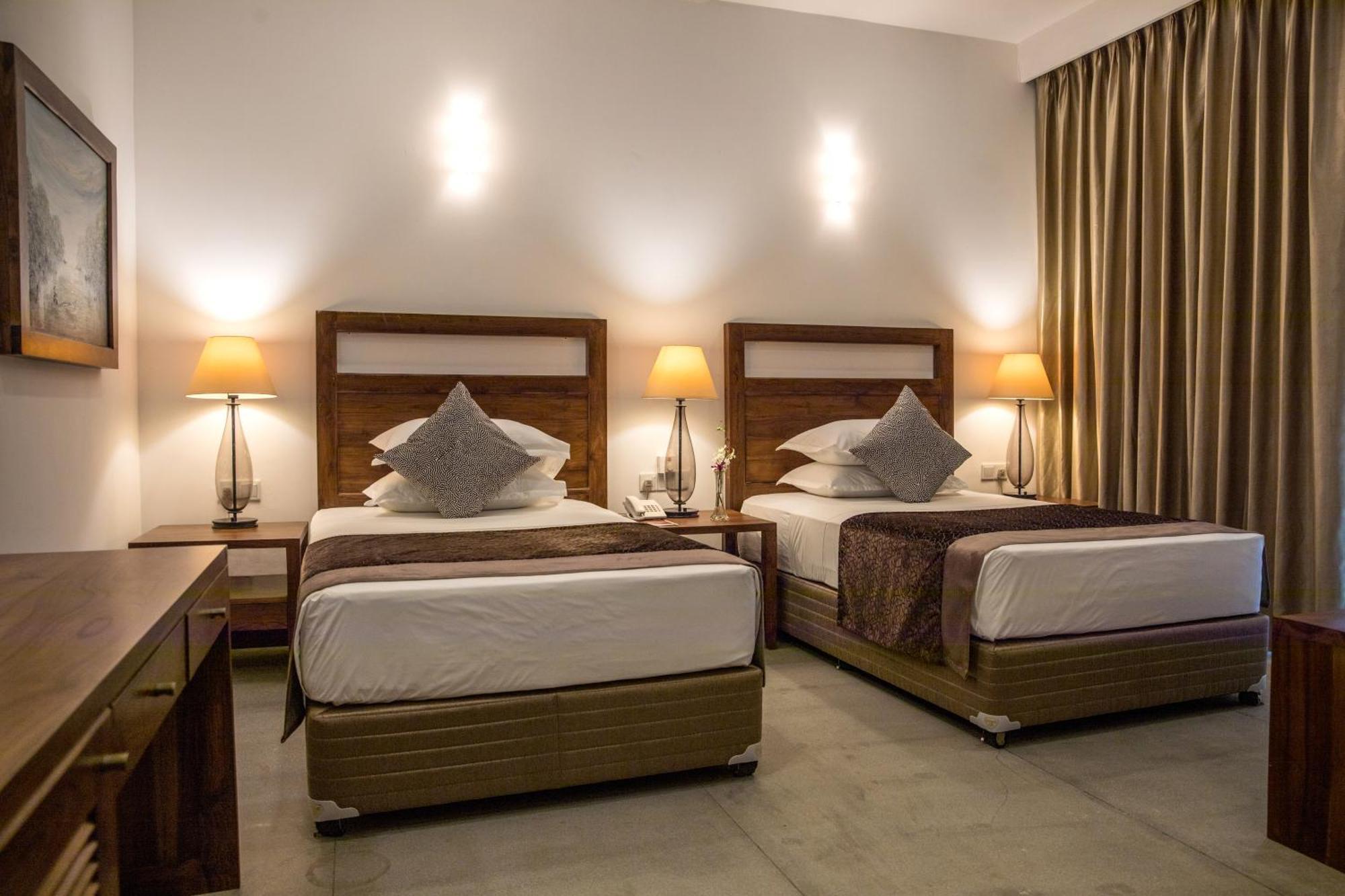 Earls Rajarata 3*